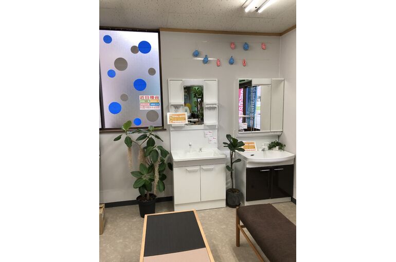 洗面台左TOTO・右タカラ